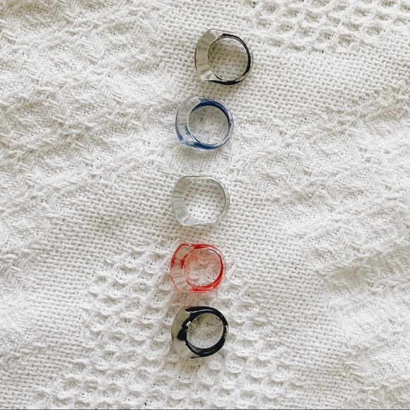 Set of 5 assorted rings - Picture 3 of 3